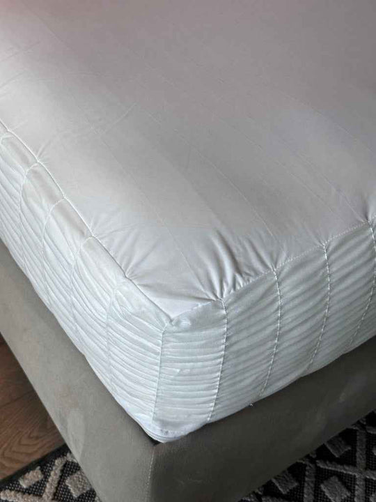 Truphe Expand-a-Grip Zippered Mattress Encasement