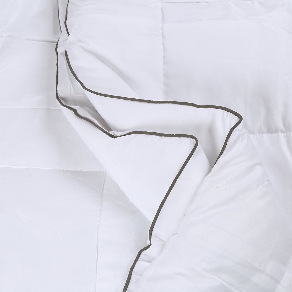 Microfiber Quilt by JENNY'S COLLECTION-Austin Linen